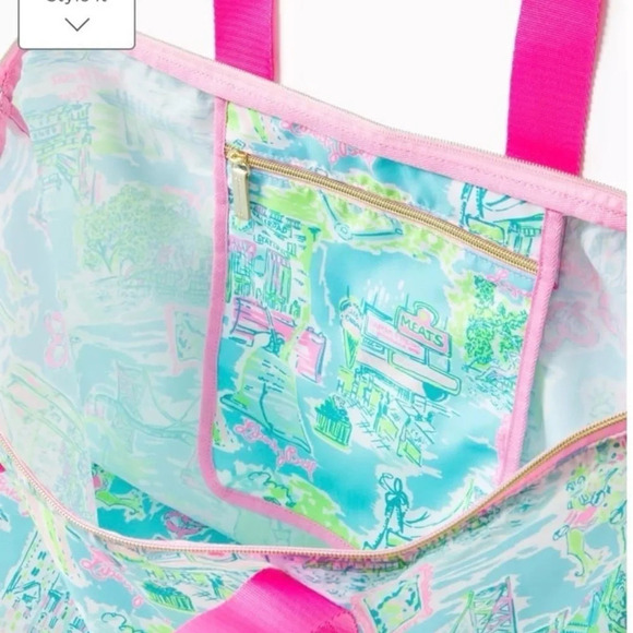 New Lilly Pulitzer Getaway Packable Tote
Retail $74
: Multi Lilly Loves Philly - Picture 3 of 6